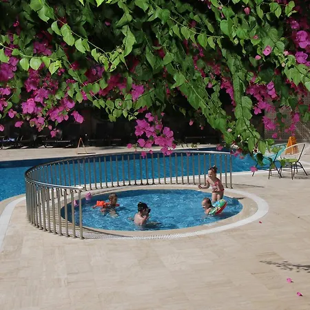 Erkaptan Apart 4* אלאניה